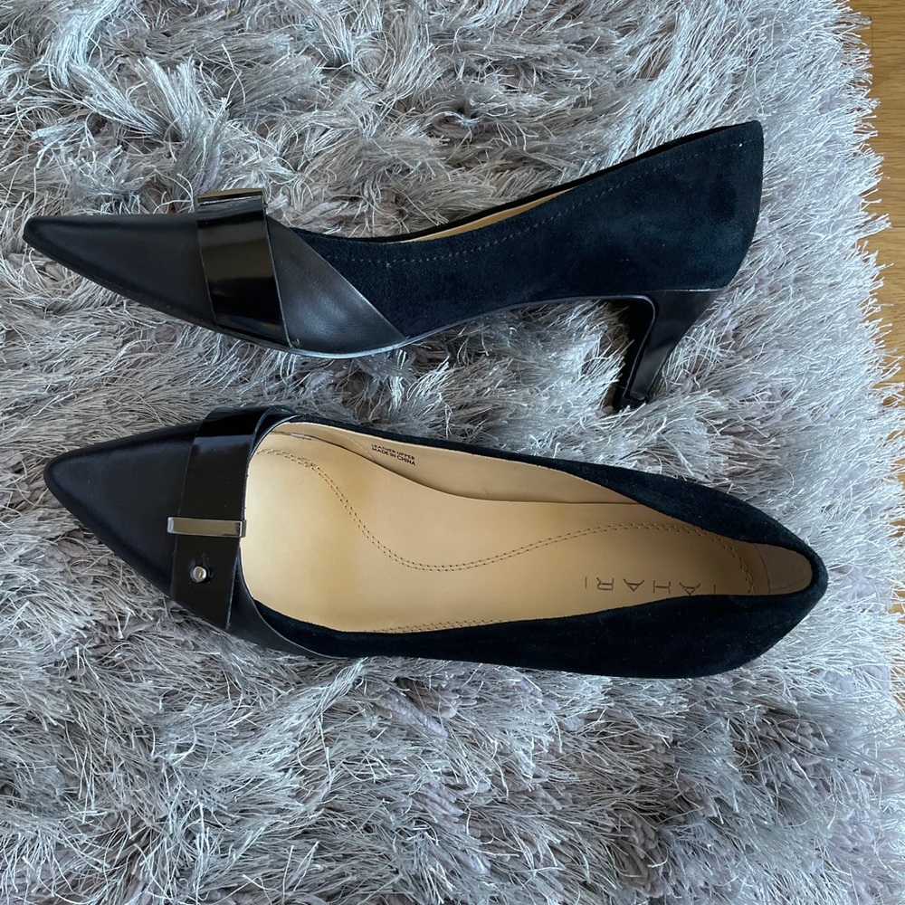 Tahari shoes